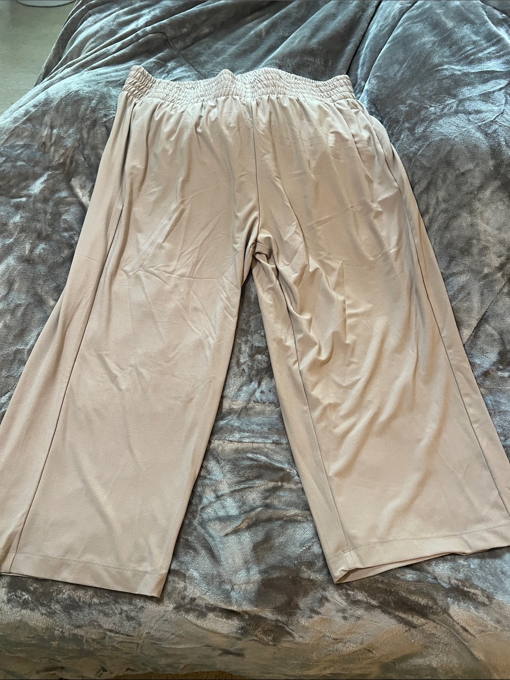 Jones New York Cropped Wide-Leg Pull-On Pants in Light Beige